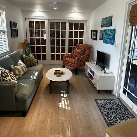 Blue Oasis An Inviting Downtown Sarasota Retreat Vila